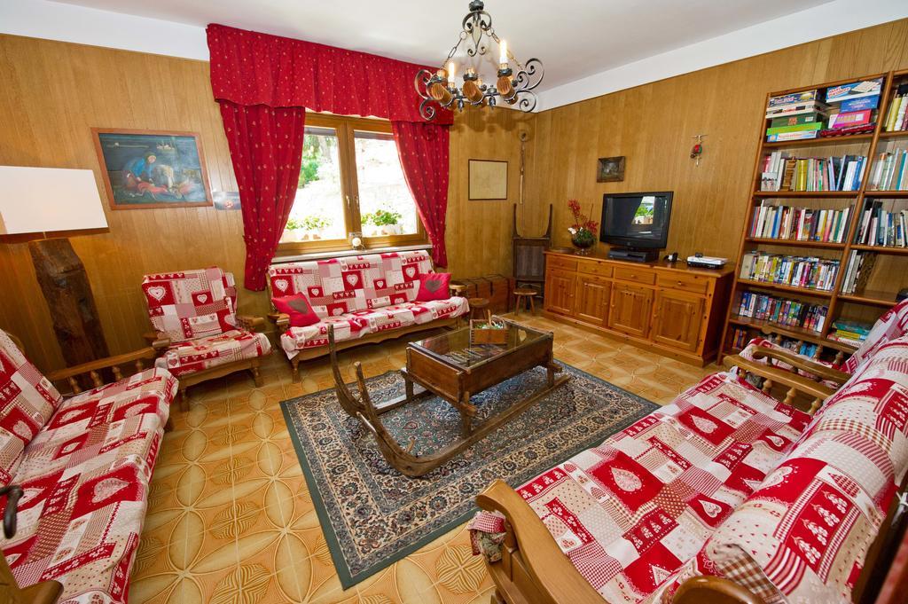 Albergo Valentino Bionaz Exteriör bild
