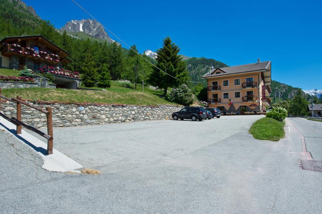 Albergo Valentino Bionaz Exteriör bild